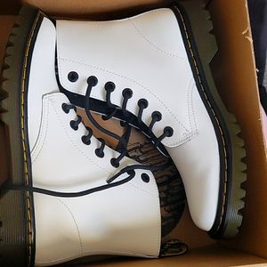 White Dr.Martens